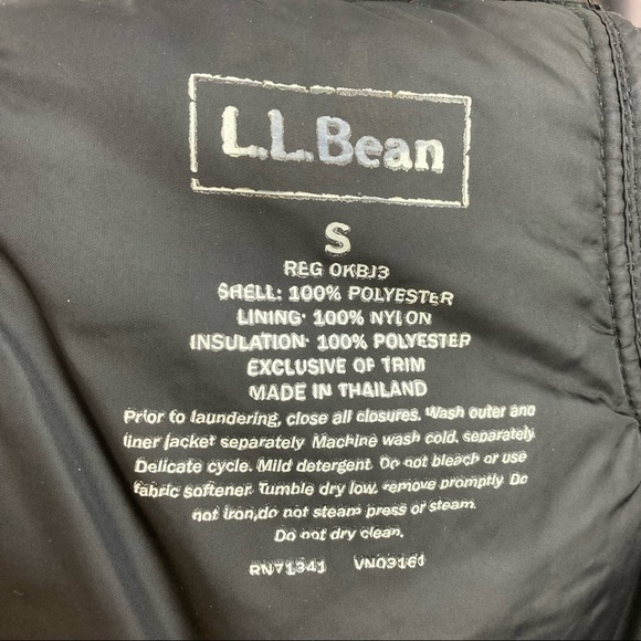 LL Bean Black glossy insulated coat - Picture 7 of 7
